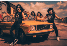 ROYAL REPUBLIC revient avec une reprise explosive des Bee Gees et poursuit sa saga disco !