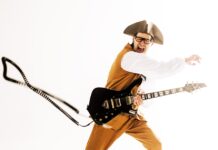 PAUL GILBERT transforme les “Rules Of Civility” de George Washington en album rock explosif avec « WROC »