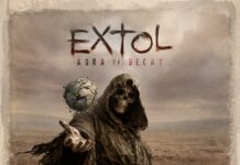 Extol dévoile le visualizer de « Merciless Hunger » Pochette de l'album Aura of Decay d'Extol, une silhouette encapuchonnée tenant un globe fissuré