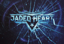 Jaded Heart dévoile « We Come Alive » et annonce l’album « Toxic » Pochette de l'album Toxic de Jaded Heart, avec un verre fêlé et un motif de serpent sur fond bleu