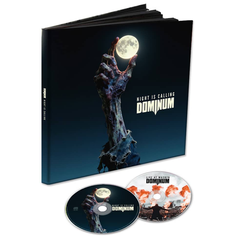 Earbook de 36 pages de Night is Calling avec deux CD, dont le bonus Live at Wacken 2025